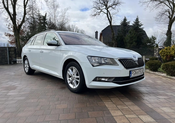 Skoda Superb cena 69999 przebieg: 85000, rok produkcji 2017 z Nysa małe 232